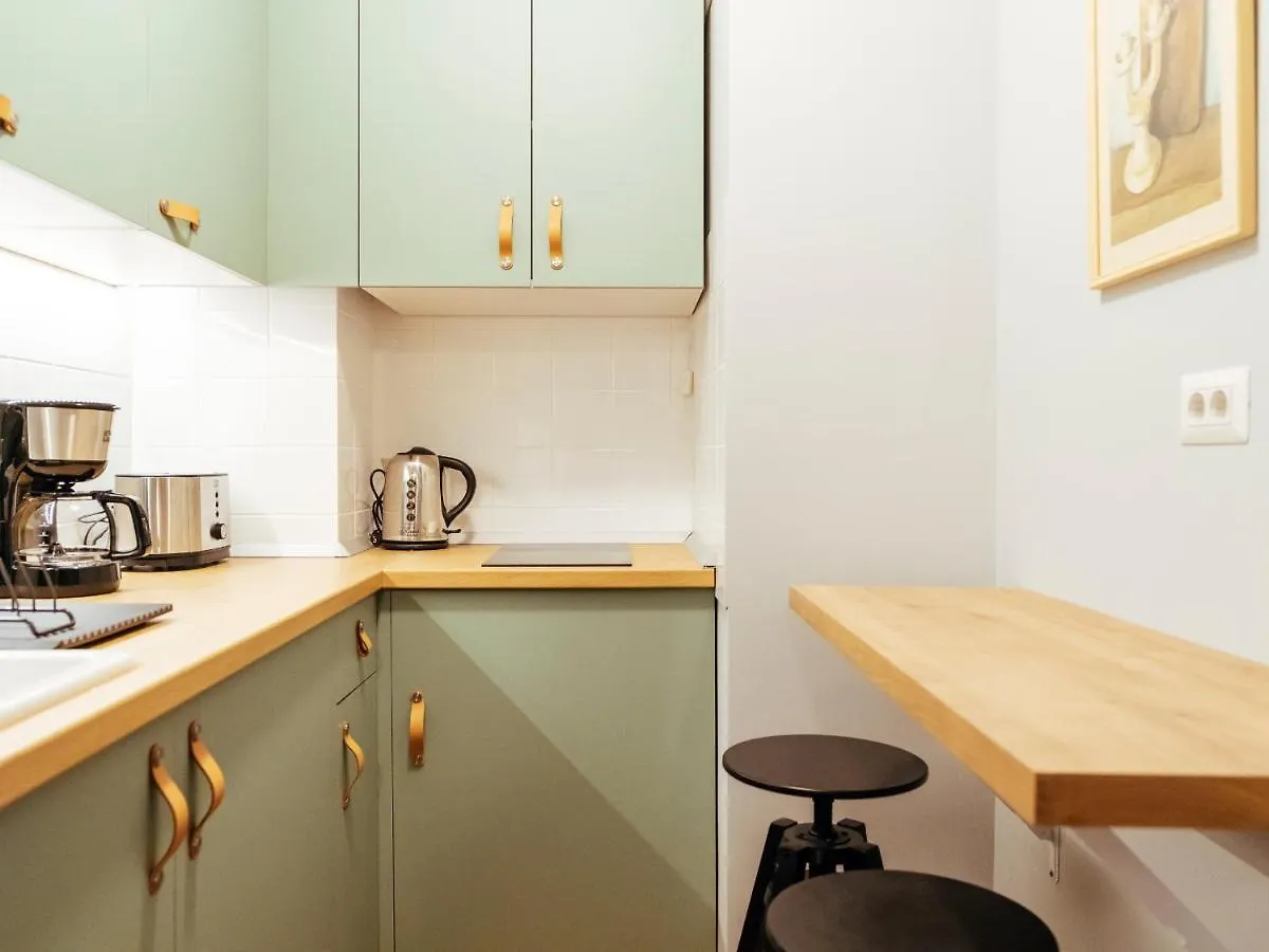 Amazing Location - City Center Studio Bucharest Apartment